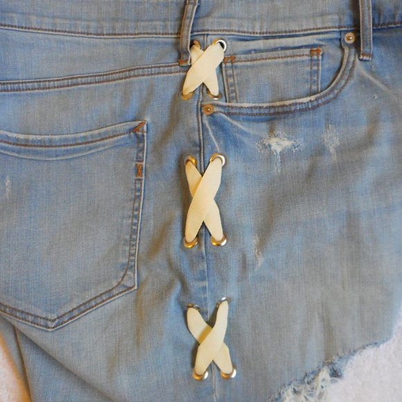New EXPRESS Jean Shorts Size 16 High Rise Shortie Denim - Picture 5 of 8